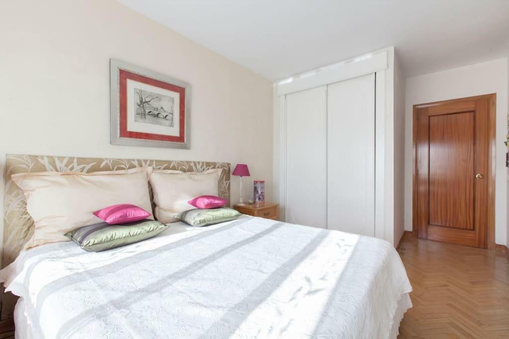 Modern B&B Somosaguas Eksteriør billede