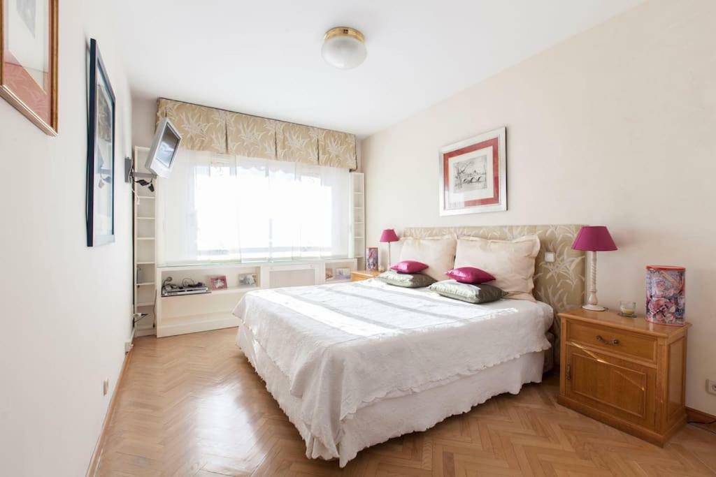 Modern B&B Somosaguas Eksteriør billede